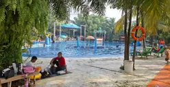 Tempat wisata air di Depok sepi pengunjung saat momen Natal dan Tahun Baru (Nataru). (Sumber: Poskota/Angga Pahlevi)