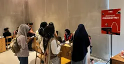 Sejumlah masyarakat saat menikmati Teater Bintang Planetarium Jakarta yang berlokasi di kawasan Taman Ismail Marzuki (TIM), Jakarta Pusat. (Sumber: Poskota/M. Tegar Jihad)