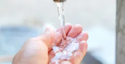 Ilustrasi layanan air bersih untuk masyarakat. (Sumber: Pureeve)