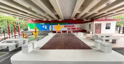 Kolong Flyover Cibinong, disulap jadi sebuah taman olahraga oley Pemkab Bogor. (Sumber: Poskota/Giffar Rivana)