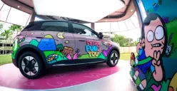 Geely Auto Indonesia menampilkan Geely EX2 di instalasi Ben’s Backyard. (Sumber: Geely)