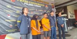 Polres Cimahi melaksanakan gelar perkara kasus pencurian dengan pemberatan, di Mapolres Cimahi, Jalan Amir Machmud, Selasa 30 Desember 2025. (Sumber: Poskota/Gatot Poedji Utomo)