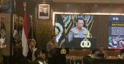 Kapolri Jenderal Listyo Sigit Prabowo menyampaikan pemaparan Rilis Akhir Tahun (RAT) 2025 di Gedung Rupatama Mabes Polri, Jakarta, Selasa 30 Desember 2025. (Sumber: Poskota/Ali Mansur)