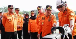 Kepala Pelaksana BPBD Kabupaten Bekasi, Muchlis, saat meninjau persiapan pemkab Bekasi dalam menghadapi bencana hidrometeorologi tahun 2025. (Sumber: Istimewa)