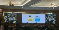 Asisten Utama Operasi Kapolri Komjen Fadil Imran menyampaikan capaian tersebut dalam Rilis Akhir Tahun Mabes Polri di Jakarta Selatan, Selasa, 30 Desember 2025. (Sumber: Poskota/Ali Mansur)