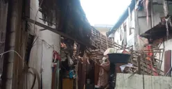 Rumah legenda Komedi Diding Boneng yang berlokasi di Jalan Matraman Dalam 2 RT 12 RW 08 Kelurahan Pegangsaan Kecamatan Menteng, Jakarta Pusat, roboh pada Selasa, Desember 2025. (Sumber: Istimewa)