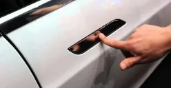 China akan melarang gagang pintu mobil elektrik mulai 2027. (Sumber: Istimewa)