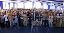 Ketua BNN, Suyudi Ario Seto bersama generasi muda. (Sumber: Dok. BNN)