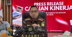 Kajari Kabupaten Bogor, Denny Achmad saat memberikan keterangan capaian akhir tahun 2025. (Sumber: Poskota/Giffar Rivana)