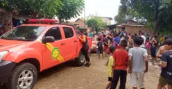 Tim SAR saat melakukan evakuasi korban tenggelam di Sungai Cisadane. (Sumber: SAR Jakarta)