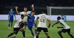 Persib Bandung berhasil mengatasi perlawanan sengit PSM Makassar dalam laga pekan 21 Liga 1 2024-25 di Stadion GBLA. (Sumber: persib.co.id)