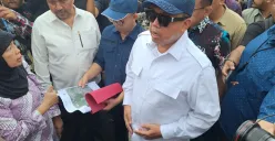 Menteri ATR/BPN, Nusron Wahid mengungkapkan penyebab kebakaran kantornya. (Sumber: Poskota/Ihsan Fahmi)