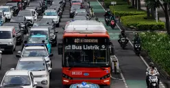 Aturan ganjil genap Jakarta tetap berlaku meski ada demo ojol hari ini.(Sumber: Poskota/Bilal Nugraha Ginanjar)