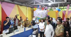 Menteri Kehutanan (Menhut), Raja Juli Antoni, saat meninjau pelaksaan cek kesehatan gratis di Puskesmas Cengkareng, Jakarta Barat, Senin, 10 Februari 2025. (Sumber: Poskota/Pandi Ramedhan)