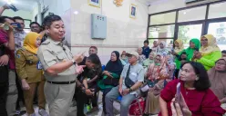 Pj Gubernur Jakarta Teguh Setyabudi tinjau pelaksanaan cek kesehatan gratis di Puskesmas Pulogadung, Jakarta Timur. (Sumber: Dok. Kominfotik)