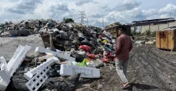 Timbulan sampah di UPT Padalarang, Kabupaten Bandung Barat (KBB). (Sumber: Poskota/Gatot Poedji Utomo)