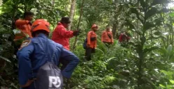 Puluhan personil BPBD Pandeglang dan Tim SAR gabungan saat mencari korban yang hilang di hutan Gunung Pulosari, Pandeglang. (Sumber: Dok. Warga)