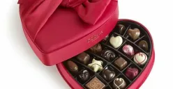 Cokelat sering menjadi simbol hari valentine, namun kenyataannya akan membuat Anda kaget. (Sumber: Pinterest/@Gezstone)