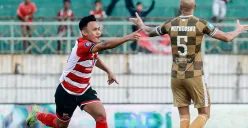 Pemain Madura United merayakan gol ke gawang Dewa United dalam pertandingan pekan 23 Liga 1 musim 2024-25. (Sumber: Instagram @maduraunited.fc)