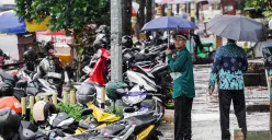 Ilustrasi - Jakarta diprediksi kembali diguyur hujan pada siang hingga sore hari ini. (Sumber: Poskota/Bilal Nugraha Ginanjar)