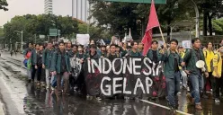 Mahasiswa yang sedang berdemo terkait 'Indonesia Gelap'. (Sumber: X/@jackjackparrr)