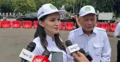 Gubernur Maluku Utara terpilih, Sherly Tjoanda Laos bersama wakilnya, Sarbin Sehe saat menghadiri gladi persiapan pelantikan di Monas, Jakarta Pusat, Rabu, 19 Februari 2025. (Sumber: Poskota/Pandi Ramedhan)