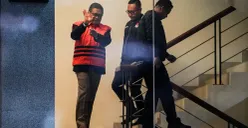 Sekjen Partai Demokrasi Indonesia Perjuangan (PDIP) Hasto Kristiyanto, berjalan menggunakan baju Tahanan KPK ketika  menuju ruang konfrensi pers di Gedung Merah Putih KPK, Jakarta, Kamis, 20 Februari 2025. (Sumber: Poskota/Bilal Nugraha Ginanjar)