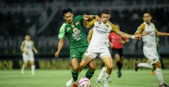 Persebaya saat menghadapi Dewa United di putaran pertama Liga 1 musim 2024-25. (Sumber: persebaya.id)