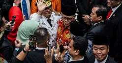 Gubernur dan Wakil Gubernur Jakarta, Pramono Anung dan Rano Karno ketika mengikuti prosesi serah terima jabatan dari Pj Gubernur Jakarta Kamis, 20 Februari 2025. (Sumber: Poskota/Bilal Nugraha Ginanjar)