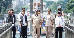 Wakil Gubernur DKI Jakarta Rano Karno meninjau fasilitas transportasi umum MRT Bundaran HI Astra, Selasa, 25 Februari 2025. Rano mengatakan Pemprov Jakarta berencana menambah kantung parkir. (Sumber: Poskota/Bilal Nugraha Ginanjar)