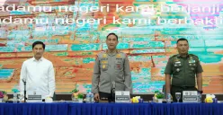 Kapolda Banten Irjen Suyudi Ario Seto dan Wakil Gubernur Dimyati Natakusumah serta Kasiops Korem 064/Maulana Yusuf saat rakor ketersediaan sembako. (Sumber: Dok. Bid Humas Polda Banten)