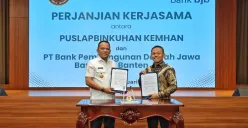 bank bjb dan Kementerian Pertahanan melakukan penandatanganan nota kesepahaman jasa produk keuangan. (Sumber: Dok. bank bjb)