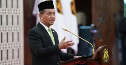 Menteri ESDM, Bahlil Lahadalia mengaku bakal ikuti keputusan UI terkait disertasinya yang dinilai ada pelanggaran. (Sumber: Instagram/@bahlillahadalia)