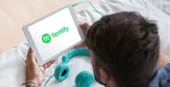 Begini cara akses akun Spotify premium agar dapat menggunakan semua fiturnya. (Sumber: Freepik)