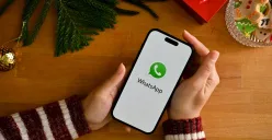 Nonaktifkan penyimpanan otomatis di WhatsApp agar memori HP tidak cepat penuh. (Sumber: Canva/Bongkarngraphic)