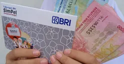 Tunggu apa lagi? Pelajar dengan NIK dan NISN terdaftar bisa segera mendapatkan dana bantuan PIP 2025 mulai Rp225.000, cukup dengan aktivasi rekening. (Sumber: Poskota/Neni Nuraeni)