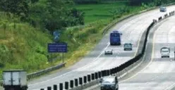 Kecelakaan terjadi di Tol Cipularang KM 97 arah Bandung yang melibatkan beberapa kendaraan (Sumber: Pinterest)