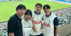 Shin Tae Yong dan putranya, Shin Jae-won (kedua dari kanan) saat menyaksikan pertandingan pramusim Tottenham Hotspur menghadapi K-League All-Stars Club di Seoul pada 31 Juli 2024. (Sumber: Instagram @shin_jaewon77)