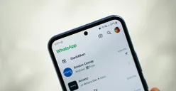 Cara simpan dan ubah voice note WhatsApp ke MP3. (Sumber: Unsplash/Amanz)