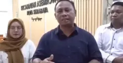 Camat Asemrowo, Surabaya, Muhammad Khusnul Amin akan lapor polisi usai viralnya penggerebekan warga ke kantornya. (Sumber: Tangkap Layar Instagram/@medsoszone)