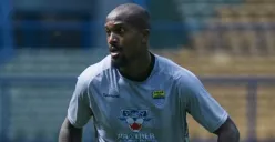 Gervane Kastaneer pemain baru Persib Bandung. (Sumber: Instagram/@persib)