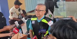 Kabid Yan Dokpol RS Polri Kramat Jati,Kombes Hery Wijatmoko memberikan perkembangan korban kebakaran Glodok Plaza di Lobby Pelayanan DVI RS Polri, Kramat Jati, Jakarta Timur, Senin, 20 Januari 2025. (Sumber: Poskota/Angga Pahlevi)