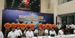 Direktorat Tindak Pidana Siber (Dittipidsiber) Bareskrim Polri menggelar konferensi pers pengungkapan kasus judi online di Bareskrim Polri, Jakarta Selatan, Senin, 20 Januari 2025. (Sumber: Poskota/Ali Mansur)