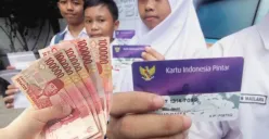 Bantuan Rp1,8 Juta dari PIP 2025 Cair, Simak Jadwal dan Cara Cek Penyalurannya (Sumber: Poskota/Syifa Luthfiyah)