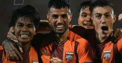 Dwiky Hardiansyah (kiri) merayakan gol penentu kemenangan Borneo FC atas Kaya FC Ilolo di laga matchday 4 Grup B ASEAN Club Championship 2024-25. (Sumber: Instagram @borneofc.id)