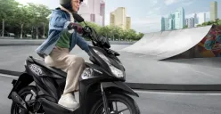 Ilustrasi debitur punya cicilan motor bisa mengajukan KUR BRI 2025. (Sumber: Honda)