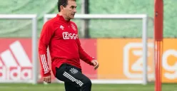 Bakat Gerald Vanenburg ditemukan pelatih Joop Lith. (Sumber: X @AFCAjax)