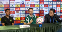 Posisi Paul Munster di posisi pelatih Persebaya terancam setelah menelan kekalahan di empat laga beruntun. (Foto: persebaya.id)