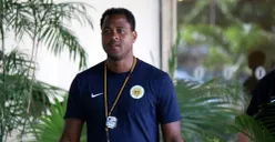 Patrick Kluivert saat jadi pelatih Timnas Curacao. (Sumber: ffk.cw)