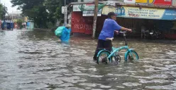 Banjir di kawasan Green Garden, Kedoya Utara, Kebon Jeruk, Jakarta Barat, Rabu, 29 Januari 2025. (Sumber: Poskota/Pandi Ramedhan)